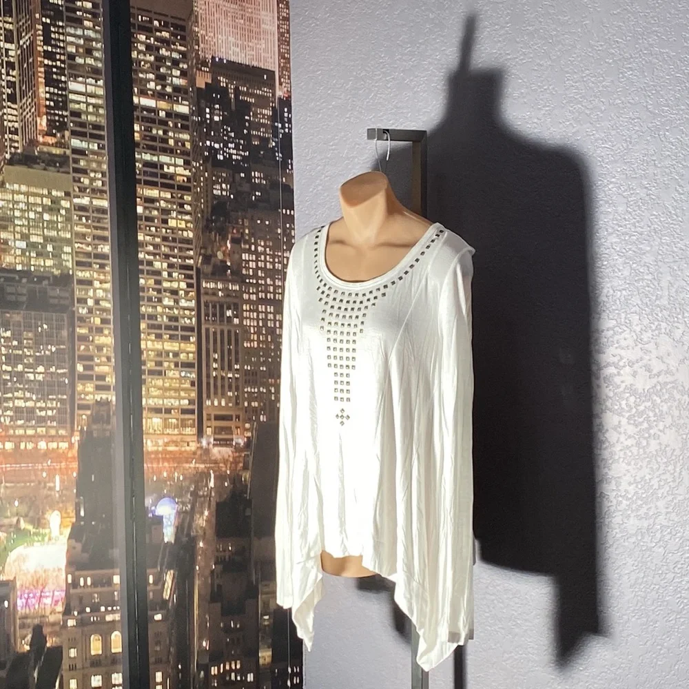 ROCK & REPUBLIC - tee: asymmetric thin rayon l/s w embellished studded neck - L - Picture 5 of 16